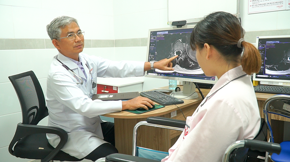 bs-tu-van-cho-benh-nhan-1747101483.png