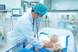 Giành lại sự sống cho bé gái 9 tuổi bị đột quỵ một cách ngoạn mục