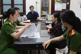 Triệt phá công nghệ pha chế sữa tắm, dầu gội giả bằng máy khuấy và hóa chất công nghiệp