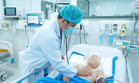 Giành lại sự sống cho bé gái 9 tuổi bị đột quỵ một cách ngoạn mục