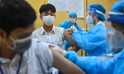 Phải hoàn thành tiêm mũi 2 cho người từ 18 tuổi trở lên trong tháng 12