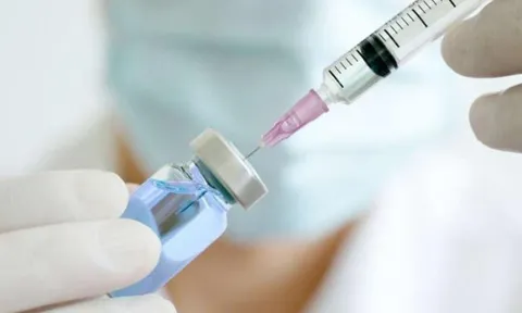 Vaccine - Giải pháp then chốt chống biến thể Delta, Omicron