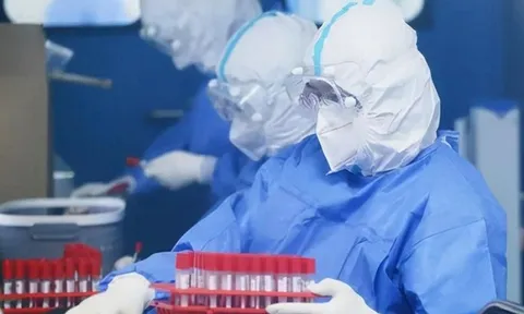 Ca nhiễm Omicron đầu tiên ở Việt Nam ra viện sau 2 tuần không triệu chứng
