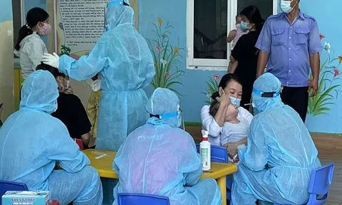 Bộ Y tế nêu nguyên nhân gần 9.400 nhân viên y tế xin thôi việc, nghỉ việc trong 18 tháng qua