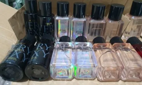 Ham nước hoa giá rẻ chợ online, người tiêu dùng cẩn thận tiền mất tật mang!