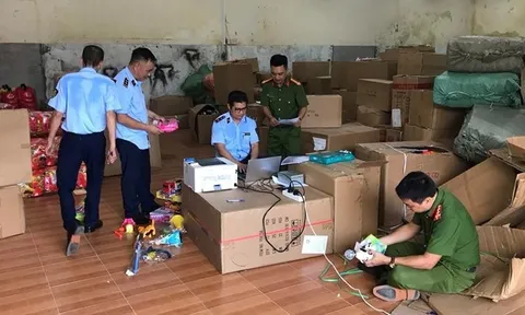 Trước thềm Trung thu, tạm giữ hơn 4.200 đồ chơi trẻ em không rõ nguồn gốc