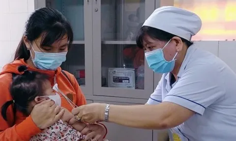 TP. Hồ Chí Minh: Nguy cơ dịch sởi bùng phát mạnh do thiếu vaccine