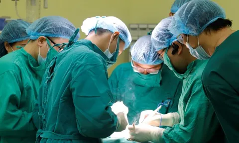 Bộ Y tế đề xuất điều chỉnh mức lương cơ bản, tăng phụ cấp nhân viên y tế tuyến cơ sở