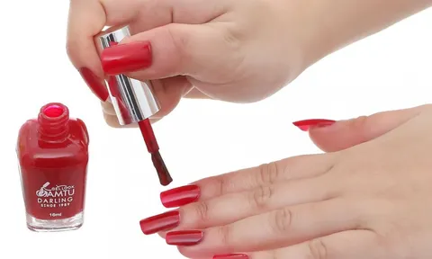 Sản phẩm sơn móng tay Darling bị đình chỉ lưu hành do chứa chất màu cấm