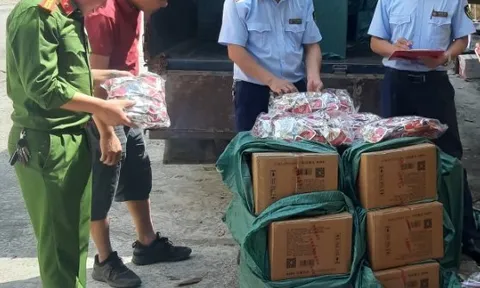 Lạng Sơn: Bắt giữ gần 6.000 túi chân gà không đảm bảo vệ sinh an toàn thực phẩm