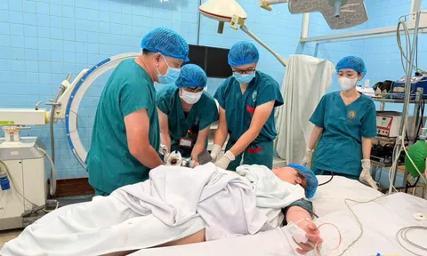 Tai nạn lao động nghiêm trọng: Nữ công nhân bị máy xay thịt cuốn nát bàn tay