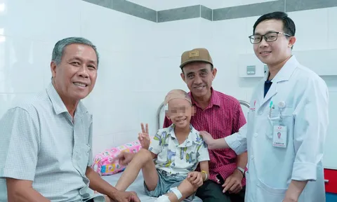 Đang học, bé trai đột ngột đau đầu dữ dội rồi hôn mê do vỡ dị dạng mạch máu não