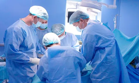 Tự đắp thuốc chữa đau nhức chân, người phụ nữ phải đối mặt với phẫu thuật đoạn chi