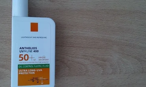 Cảnh báo kem chống nắng Anthelios UVMune 400 có SPF thực tế bằng 0