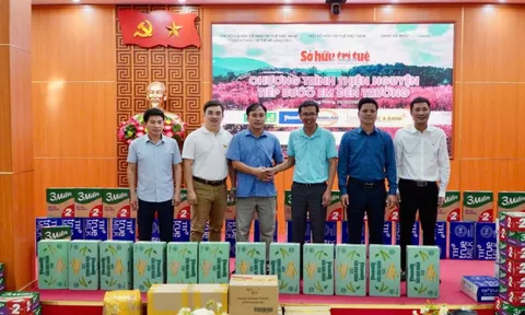 Hành trình nhân ái của Tạp chí Sở hữu Trí tuệ và Sáng tạo tại vùng đất lịch sử Mường Phăng, Điện Biên