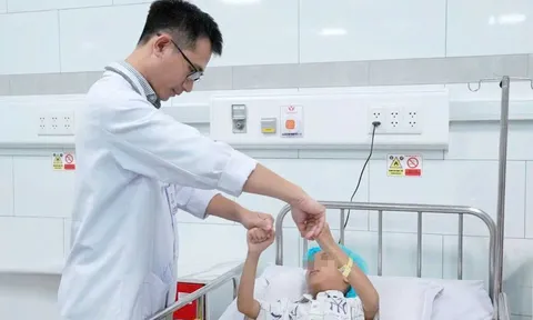 Cứu sống trẻ xuất huyết não do vỡ dị dạng mạch máu não