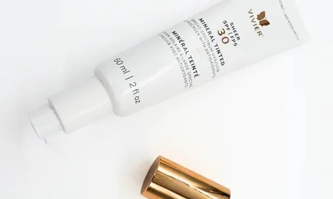 Kem chống nắng khoáng chất Sheer SPF 30 nhiễm khuẩn
