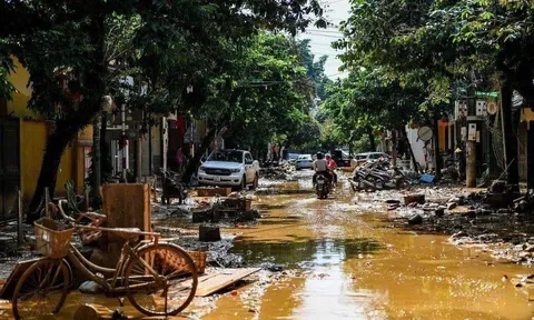 Hậu bão lũ: Những căn bệnh người dân phải đối mặt