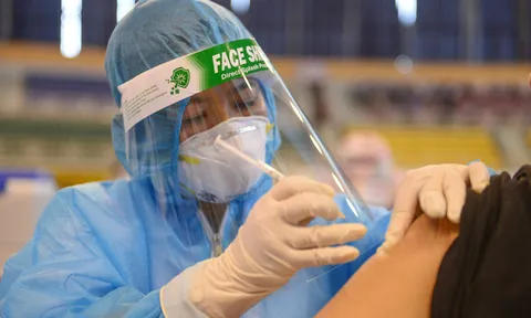 Bộ Y tế đề xuất tiếp tục tiêm miễn phí vaccine Covid-19 đến hết năm 2022