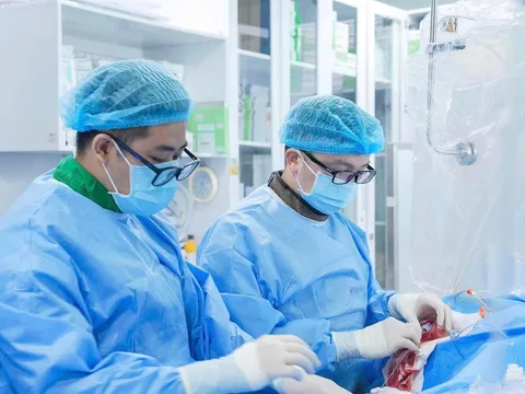 Cứu sống ngoạn mục bệnh nhân nhồi máu cơ tim cấp kèm dị ứng thuốc cản quang