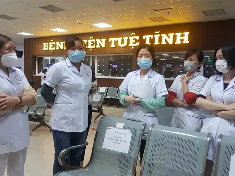 Bệnh viện ở Hà Nội bị tố nợ lương 160 bác sĩ, nhân viên y tế