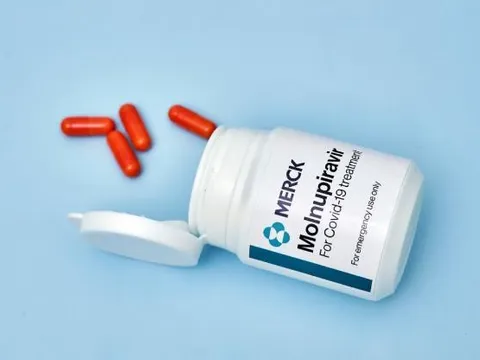 Mỹ cấp phép sử dụng khẩn cấp thuốc uống thứ hai trị COVID-19