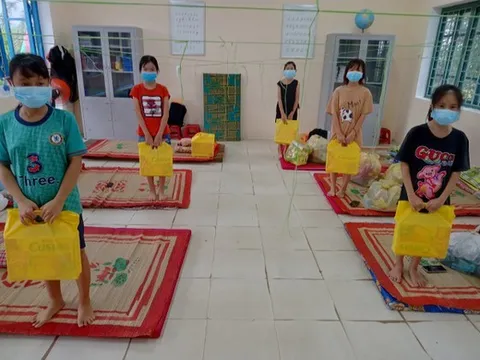 TP Huế: Nhiều phụ huynh bức xúc vì yêu cầu tự test nhanh Covid-19 cho học sinh tiểu học