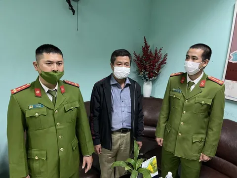 Khởi tố giám đốc CDC Thừa Thiên Huế liên quan việc mua bán kit xét nghiệm COVID-19 với công ty Việt Á