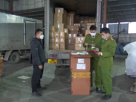 Ninh Bình: Phát hiện số lượng lớn thuốc hỗ trợ điều trị Covid-19 không rõ nguồn gốc