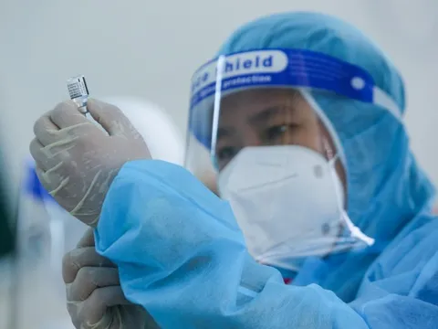 Trẻ F0 khỏi bệnh bao lâu thì được tiêm vắc xin COVID-19?