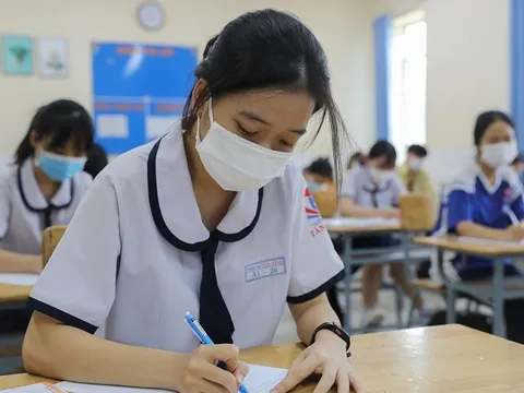 Bộ GDĐT nói gì khi thí sinh là F0 lo không có điểm xét tuyển đại học?