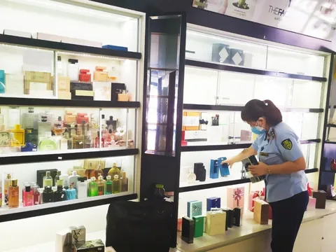 Bình Thuận: Phát hiện shop lớn kinh doanh mỹ phẩm không hóa đơn