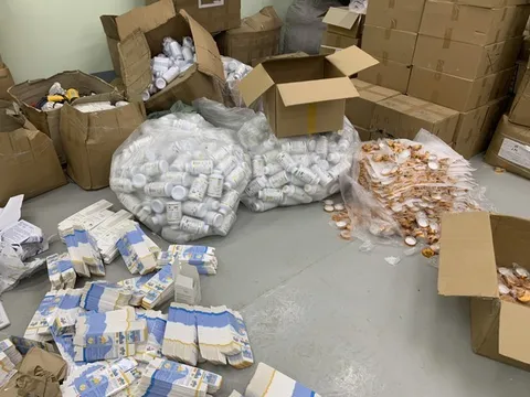 Bắt quả tang CTCP Công nghệ cao EUPHA sản xuất TPCN giả