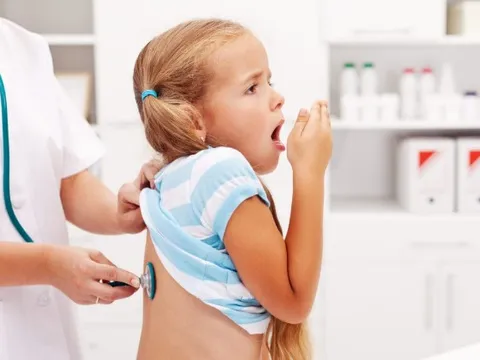 Điều trị và phòng ngừa nhiễm Adenovirus ở trẻ như thế nào?
