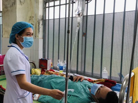 TP.HCM nguy cơ thiếu hụt nhân lực điều dưỡng tại các bệnh viện công lập