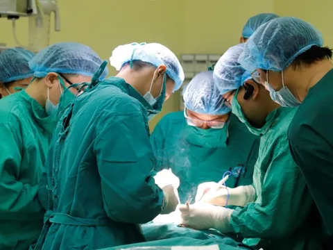 Bộ Y tế đề xuất điều chỉnh mức lương cơ bản, tăng phụ cấp nhân viên y tế tuyến cơ sở