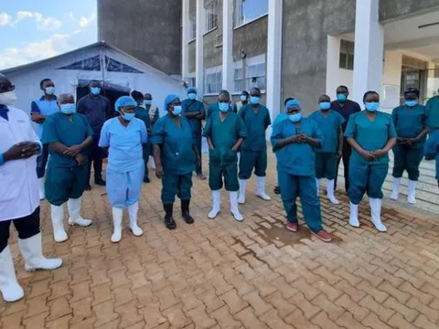 WHO họp khẩn sau khi có 4 nhân viên y tế tử vong vì dịch Ebola