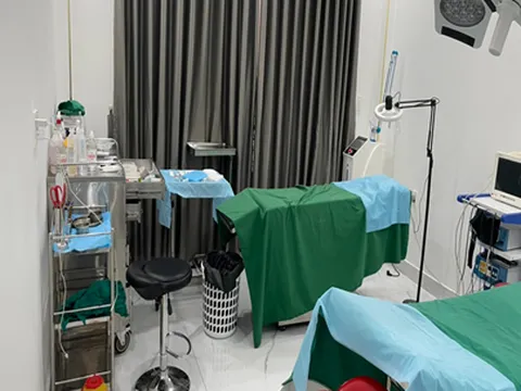 Bắt quả tang Thẩm mỹ viện 304 hoạt động không phép