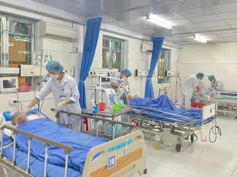 Cao Bằng cấp cứu 2 bệnh nhân có hành vi tự gây thương tích trong tình trạng nặng nề