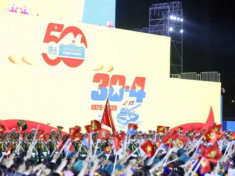 Lần đầu tiên các lực lượng hợp luyện diễu binh