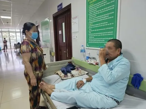 TP. Hồ Chí Minh: Lại xảy ra vụ ngộ độc thực phẩm, nghi do ăn bánh mì