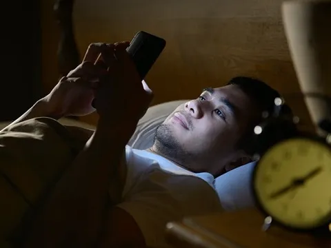 Những hậu quả ít ai ngờ từ văn hóa "cú đêm" của giới trẻ