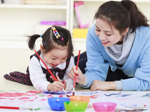 “Chung sống hòa bình” với bọn trẻ trong giãn cách