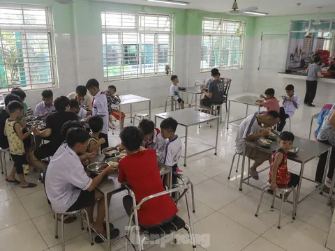 Cuộc sống trong ngôi nhà mới của những em bé bị bạo hành