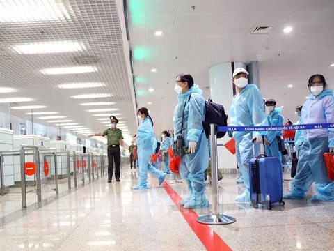 Người nhập cảnh tiêm đủ liều vắc xin, có xét nghiệm âm tính chỉ phải cách ly 7 ngày