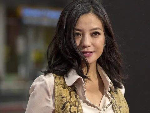 Triệu Vy bị mất trắng sự nghiệp do thế lực ‘chống lưng’ sụp đổ?