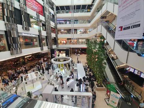 Từ ngày 1/10 những hoạt động dịch vụ nào tại TP.HCM được phép mở lại?