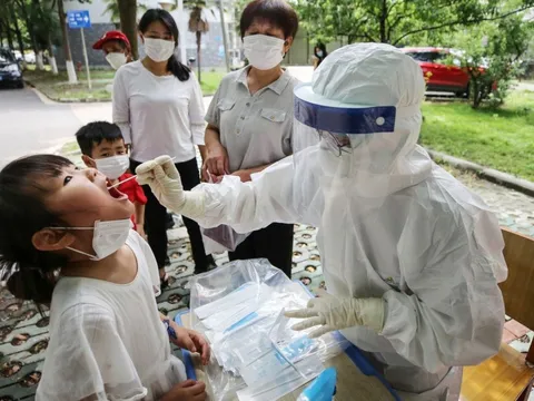 Tại sao Việt Nam chưa tiêm vắc xin Covid-19 cho trẻ em?