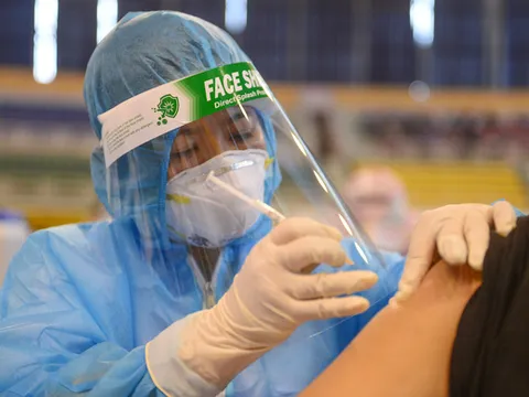 Bộ Y tế đề xuất tiếp tục tiêm miễn phí vaccine Covid-19 đến hết năm 2022