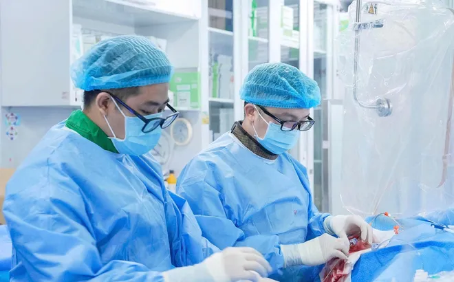 Cứu sống ngoạn mục bệnh nhân nhồi máu cơ tim cấp kèm dị ứng thuốc cản quang